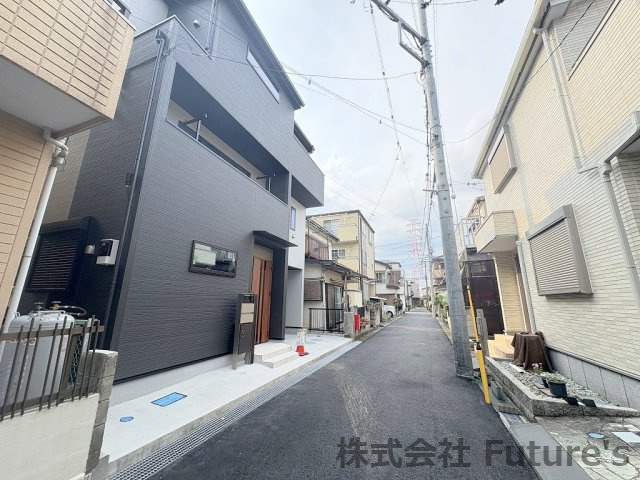 三郷市谷口　新築戸建　全1棟の前面道路含む現地写真|前面道路含む現地写真です。