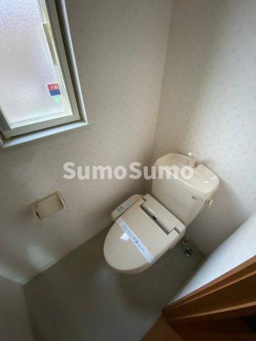 矢部町戸建貸家のトイレ|シンプルで使いやすいトイレです