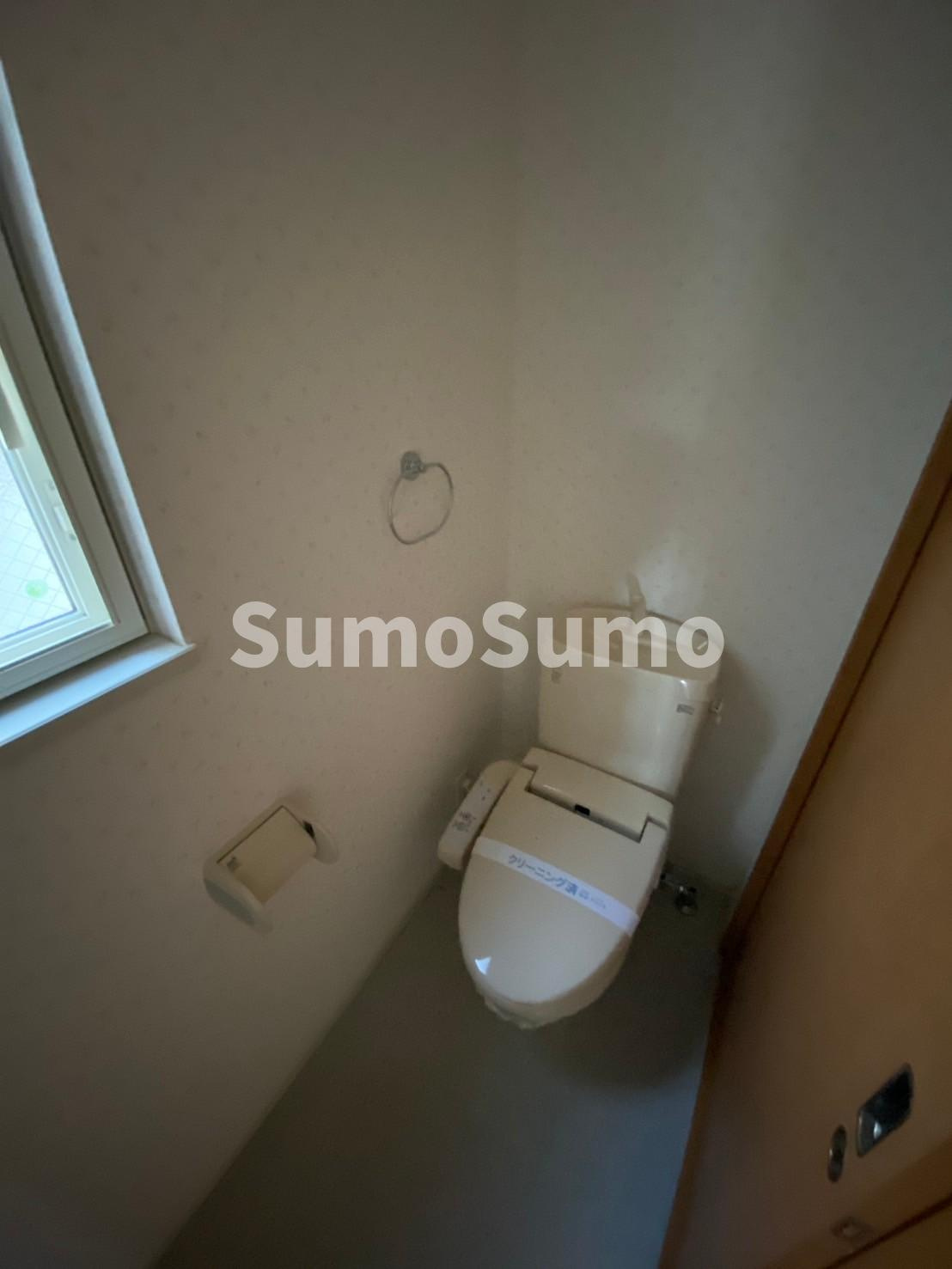 矢部町戸建貸家のトイレ|落ち着いたトイレです