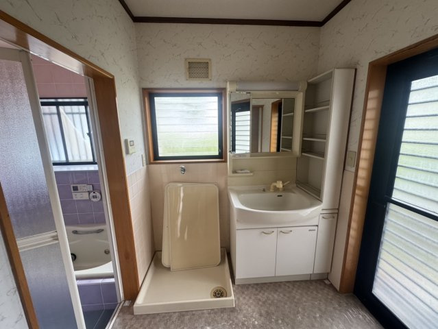 瀬戸内市邑久町虫明　中古戸建の洗面所