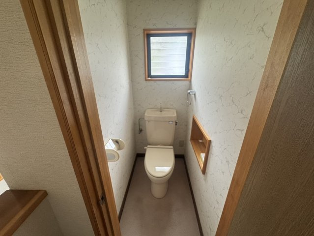 瀬戸内市邑久町虫明　中古戸建のトイレ|２階トイレ