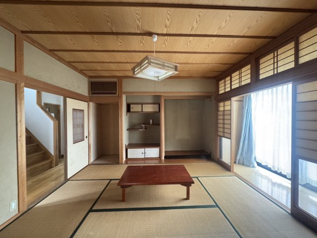 瀬戸内市邑久町虫明　中古戸建の和室|１階和室　約８．０帖。