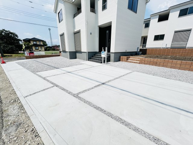 新築　前橋市富士見町小沢　Livele Garden.S　2号棟の駐車場|現地写真　駐車スペースは並列2台分可能です！
