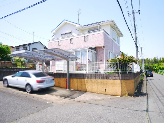 八街市吉倉　中古戸建の外観|平成18年2月築　4SLDK 温泉完備 八街市立川上小学校徒歩約13分 駐車2台 太陽光発電パネル