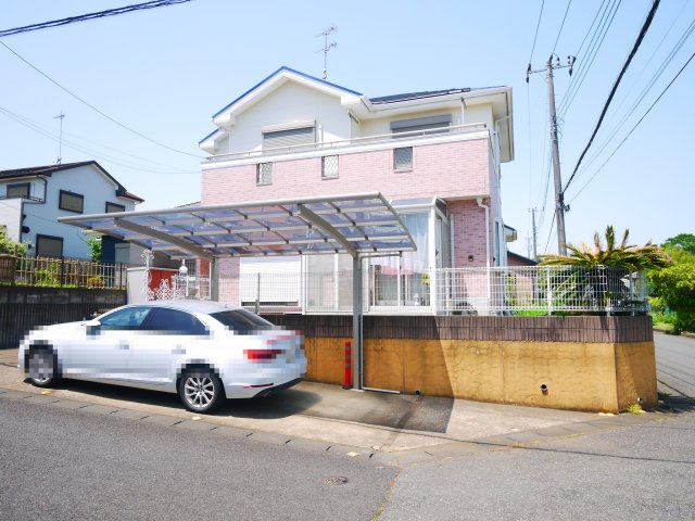 八街市吉倉　中古戸建の外観|平成18年2月築　4SLDK 温泉完備 八街市立川上小学校徒歩約13分 駐車2台 太陽光発電パネル