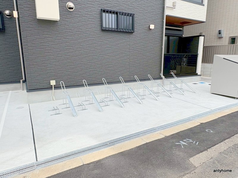 M-city大阪十三　仲介手数料無料の駐車場