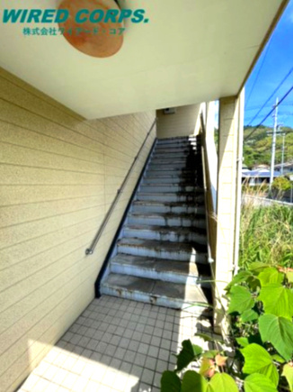 静岡市葵区有永町　店舗住宅　中古戸建の外観|外階段