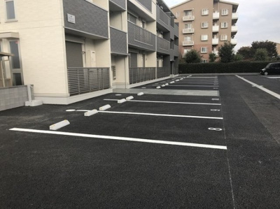 【駐車場】 | グレイスコートA棟 | 駐車場