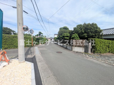 【前面道路含む現地写真】 | 掛川市西大渕 新築一戸建て 1号棟 | 前面道路です