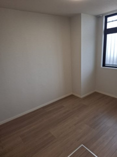 【洋室】ルネス皆春 