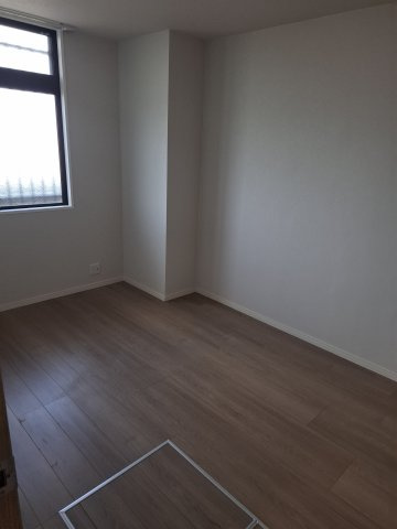 【洋室】ルネス皆春 