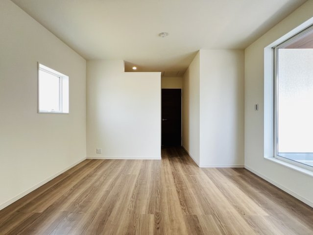 碧南市日進町２丁目11『仲介手数料無料』新築戸建ての洋室