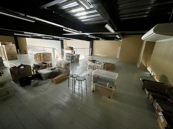 積志倉庫の内装