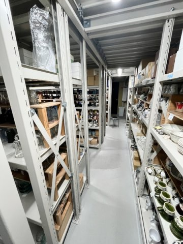 積志倉庫の内装