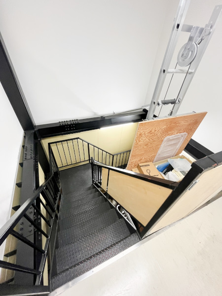 積志倉庫の内装