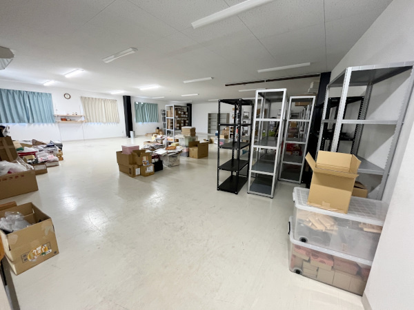 積志倉庫の内装