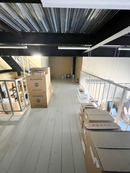 積志倉庫の内装