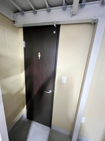 積志倉庫の内装