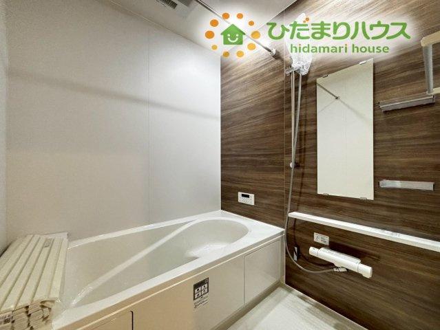 東松山市石橋　23-2期　新築一戸建て　リナージュ　03の浴室|清潔感のある広々浴室はゆったり浸かれて
日頃の忙しさから解放してくれます(^^♪							
