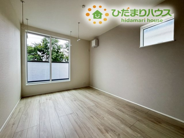 東松山市石橋　23-2期　新築一戸建て　リナージュ　03の寝室|バルコニーに面しているので、
通風・日当たり良好！