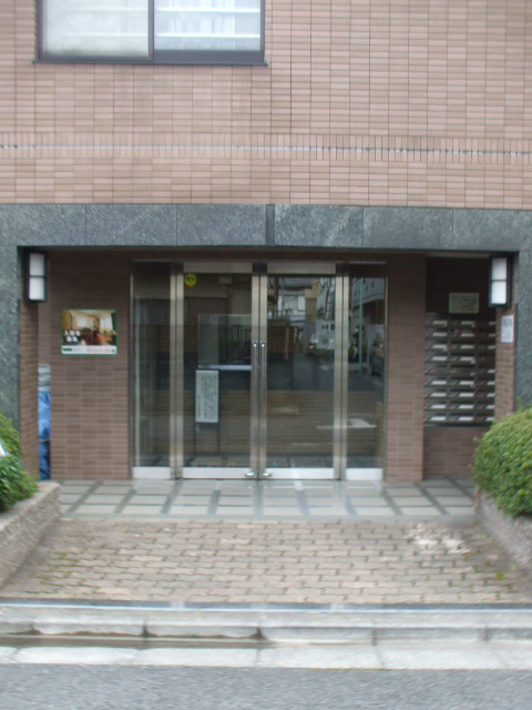 菱和パレス高円寺のエントランス