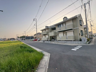 【前面道路含む現地写真】