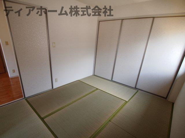 エルドラード五位堂Eの和室|明るい和室です