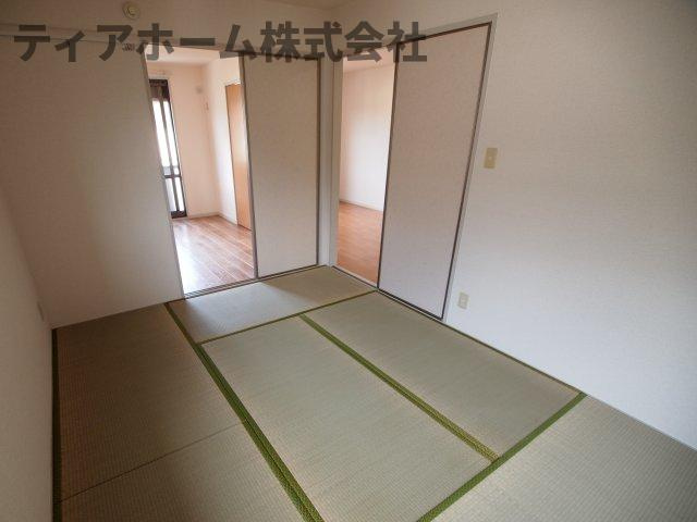 エルドラード五位堂Eの和室|来客時にも便利な和室付き