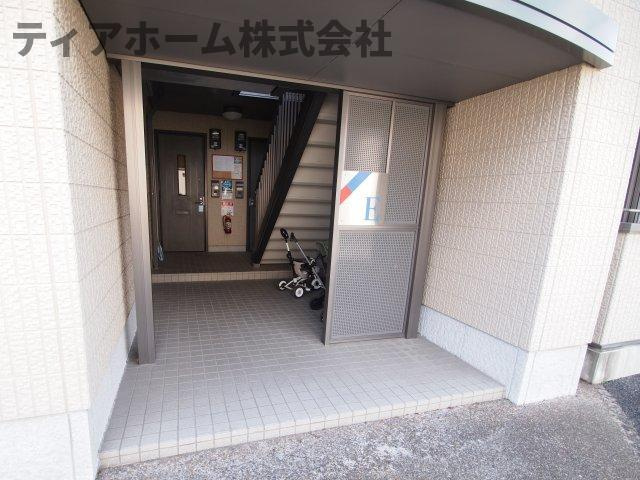 エルドラード五位堂Eのエントランス