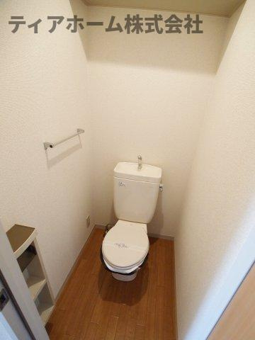 エルドラード五位堂Eのトイレ|コンパクトで使いやすいトイレです