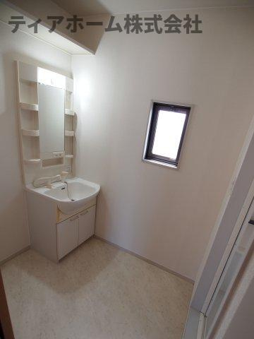 エルドラード五位堂Eの洗面所|広い洗面スペース