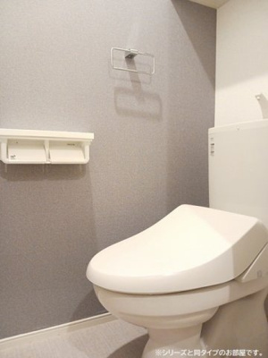 【トイレ】 | リジエールⅠ | 落ち着いた色調のトイレです