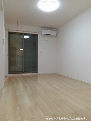 【居間・リビング】 | リジエールⅡ | ゆったり過ごせる居間です