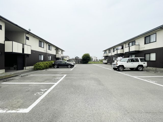 セレクト川内　A棟の駐車場