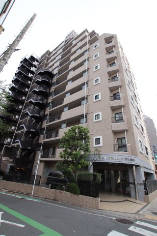 ライオンズマンション町屋の外観