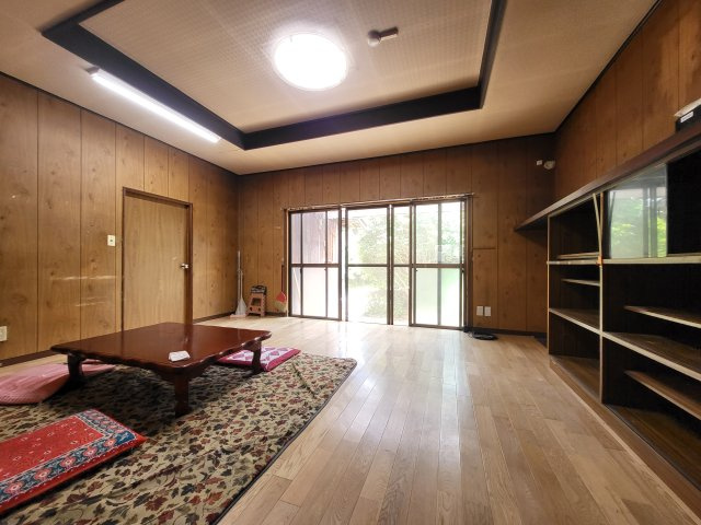 【居間・リビング】 | 柏原中古戸建