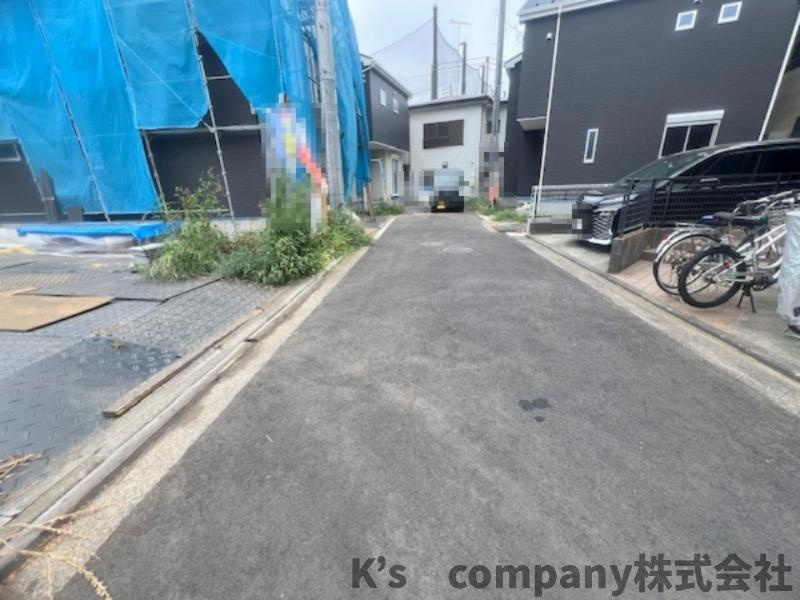 ◎茅ヶ崎市香川5丁目　売地　区画4の前面道路含む現地写真|前面道路は交通量も少なく静かな印象です◇