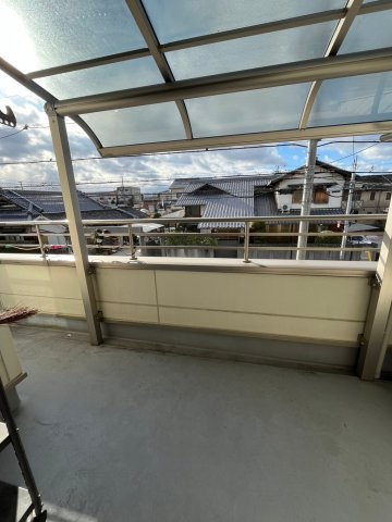 堺市南区檜尾　太陽光発電　駐車3台可能のバルコニー