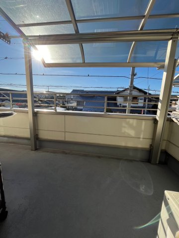 堺市南区檜尾　太陽光発電　駐車3台可能のバルコニー