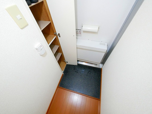 レオパレス悠の玄関|明るい玄関です