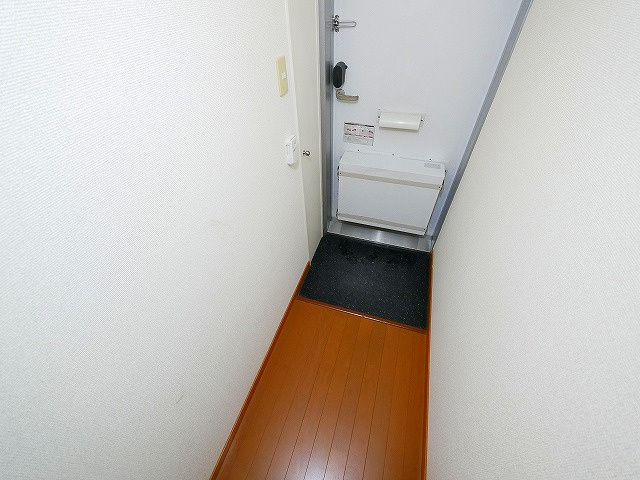 レオパレス悠の玄関|ゆったりとした玄関です