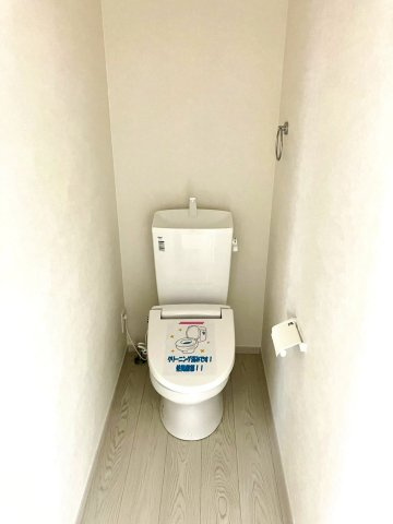 Terrechez　高松市東山崎町のトイレ|落ち着いた色調のトイレです