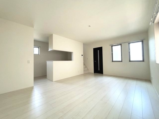 フジパレス戸建賃貸青山二丁目の居間・リビング