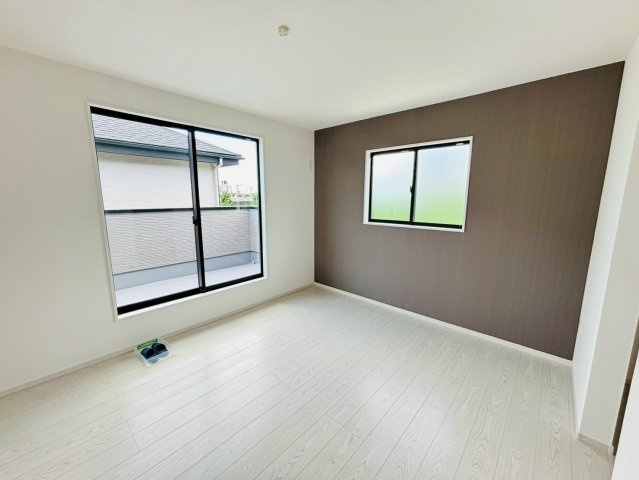 ケイアイエルデ／菊池郡大津町１期／１号棟の洋室|主寝室です！アクセントカラーもお洒落ですね♪