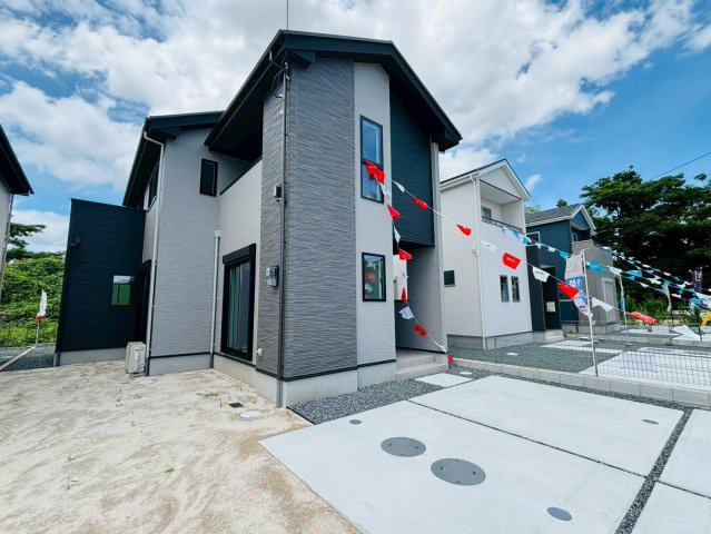 ケイアイエルデ／菊池郡大津町１期／１号棟の外観|並列駐車で2台可能です！庭の部分も駐車可能です！