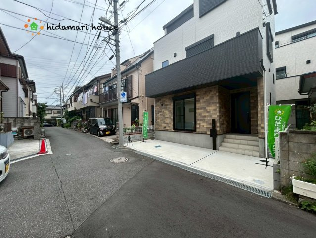 北区日進町②　新築未入居住宅　01の前面道路含む現地写真