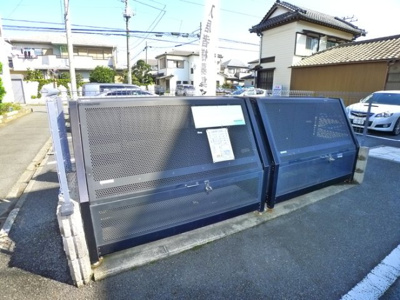 【その他共用部分】 | ロイヤルクレッセント西登戸 | ゴミストッカー