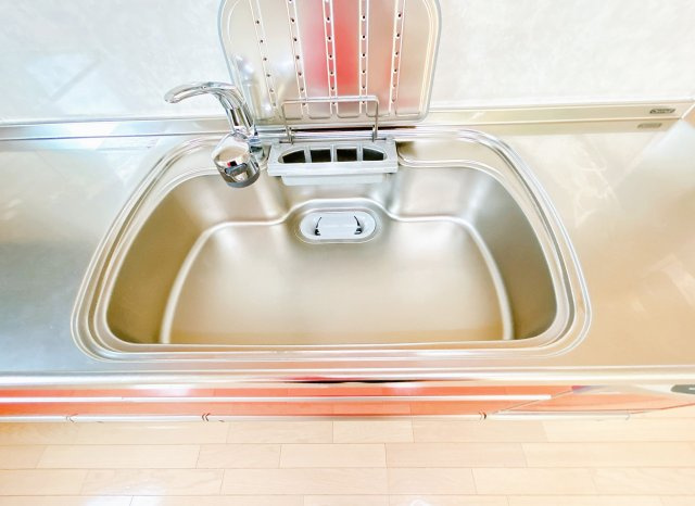 【キッチン】 | 紋別郡遠軽町南町１丁目３－２８　中古売家 | 【リフォーム後】キッチン流し台です。こちらはクリーニングを行います。