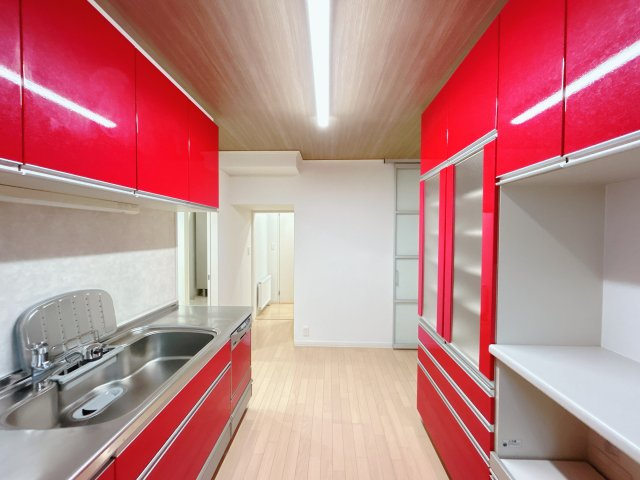 【キッチン】 | 紋別郡遠軽町南町１丁目３－２８　中古売家 | 【リフォーム後】キッチンは設備点検、クリーニングを行いました。