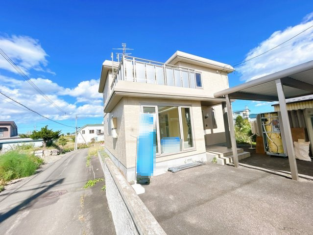 【外観】 | 紋別郡遠軽町南町１丁目３－２８　中古売家 | 【リフォーム後】外観別アングル